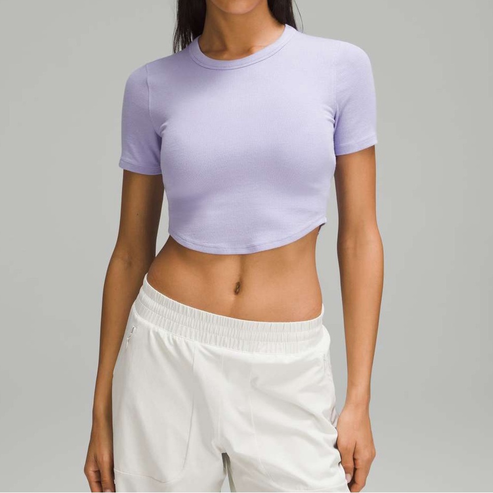 Lululemon Hold Tight Cropped T-Shirt
Lilac Smoke Light purple pastel lavender